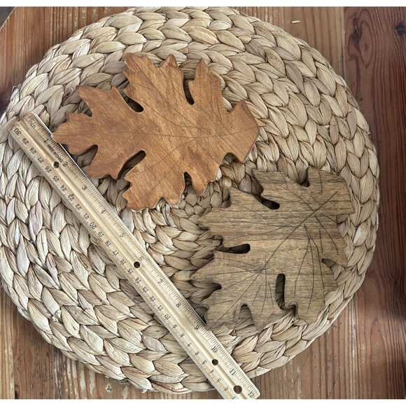 Wooden Oak Leaf Set Of 2 Rustic Home Decor Handcrafted Coasters Table Display - Picture 3 of 3